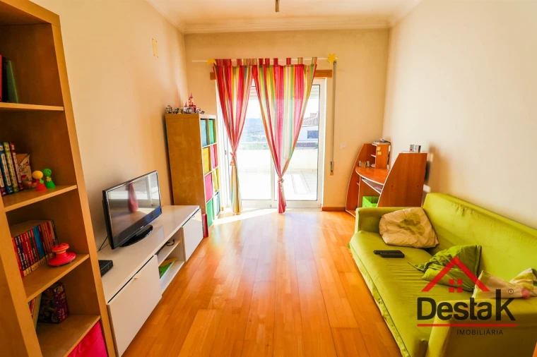 Moradia T4 para Venda em Santos Evos Foto 10