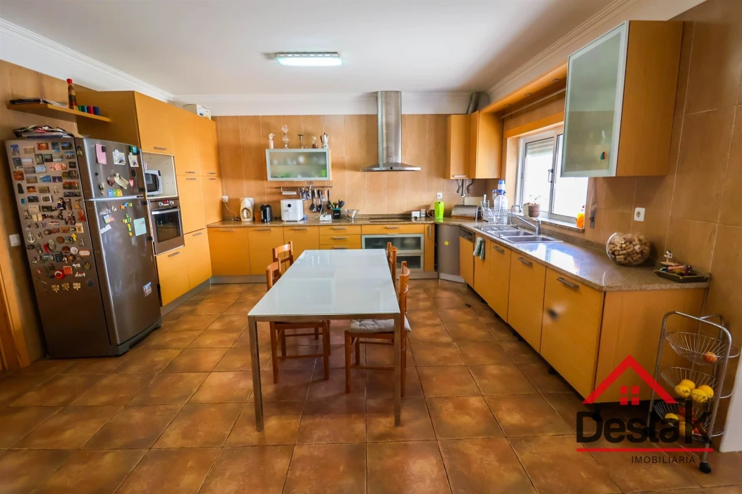 Moradia T4 para Venda em Santos Evos Foto 3