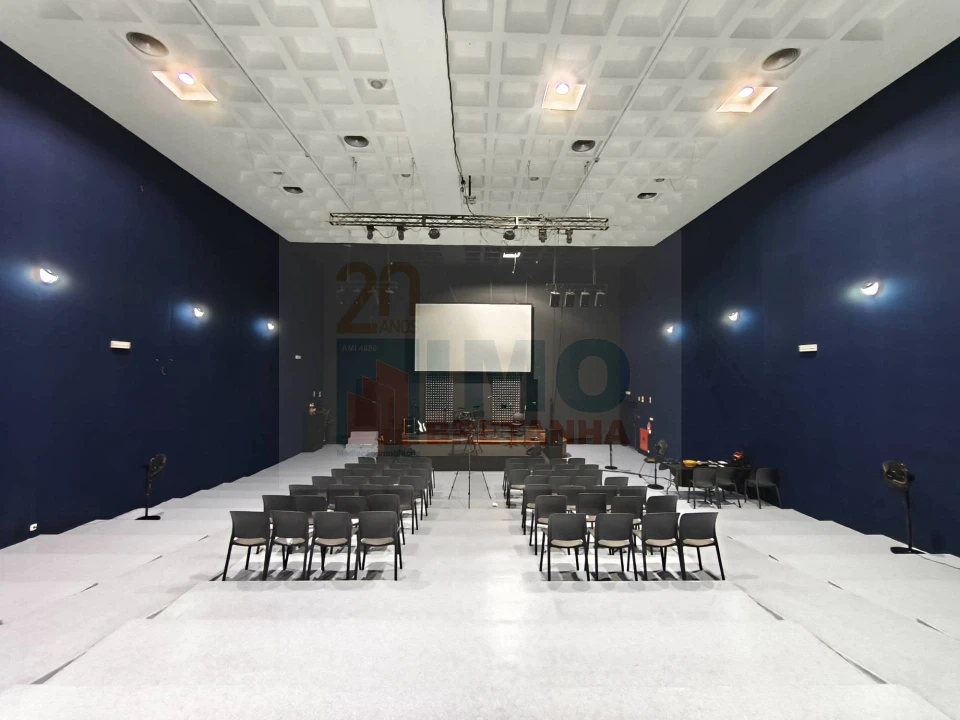 Loja para Venda em Santo Antonio dos Olivais Foto 2