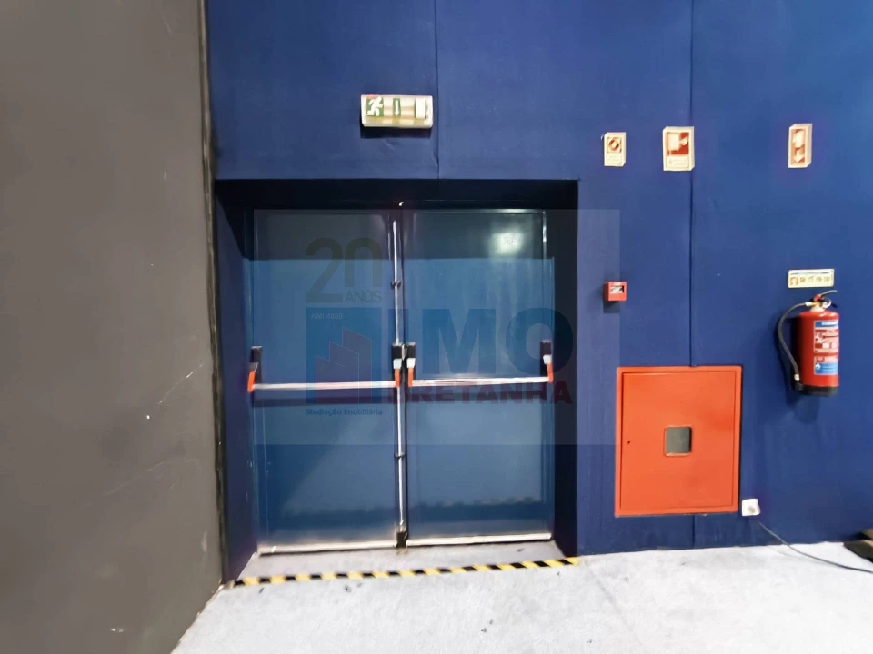 Loja para Venda em Santo Antonio dos Olivais Foto 13