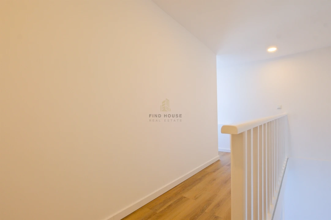 Moradia T2 para Venda em Paranhos Foto 11