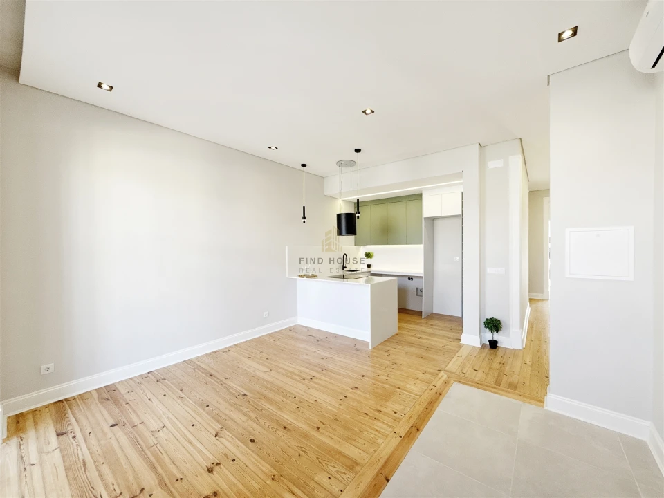 Apartamento T3 para Venda em Areeiro Foto 13