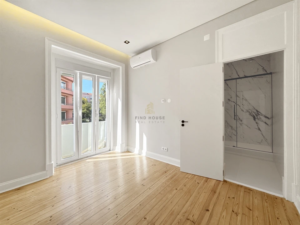 Apartamento T3 para Venda em Areeiro Foto 27