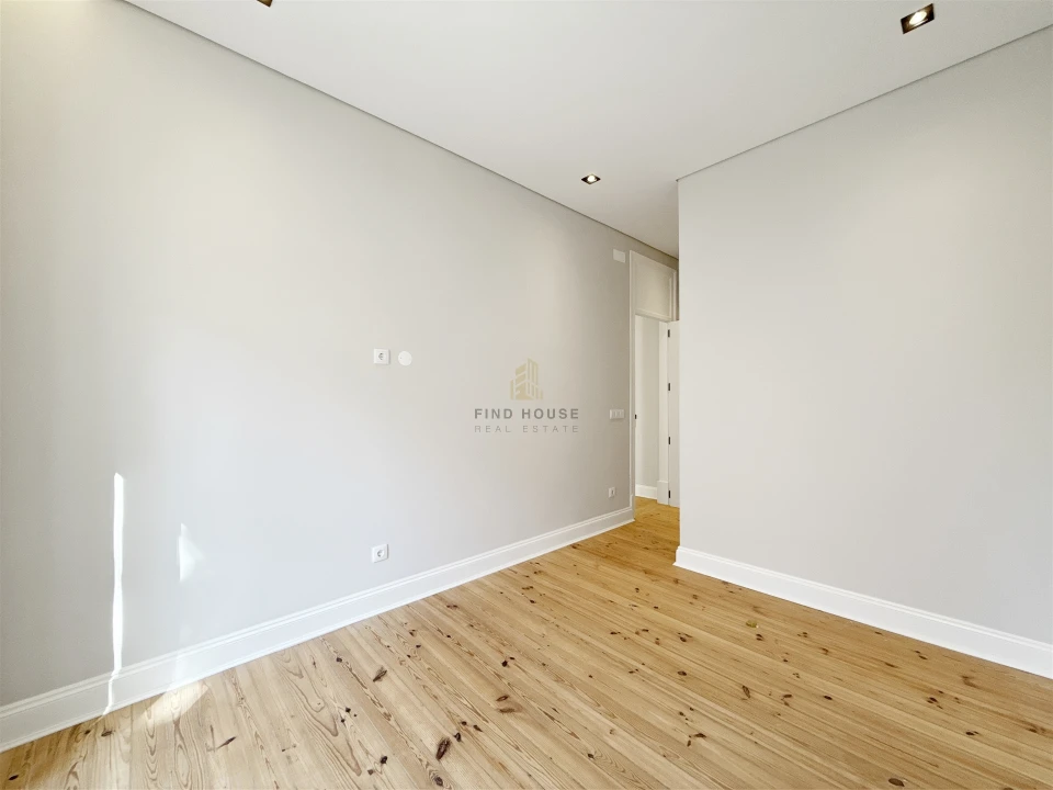 Apartamento T3 para Venda em Areeiro Foto 34