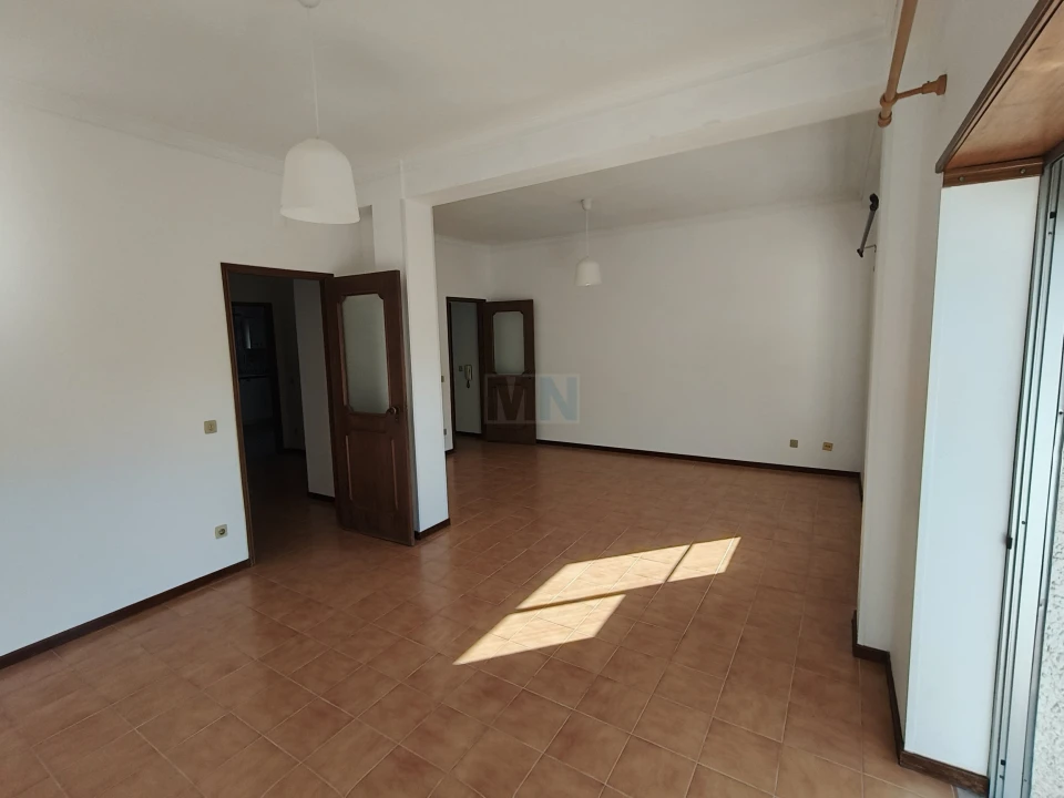 Apartamento T3 para Venda em Santo Antonio dos Olivais Foto 4