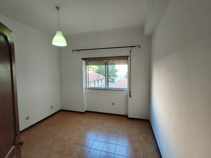 Apartamento T3 para Venda em Santo Antonio dos Olivais Foto 10
