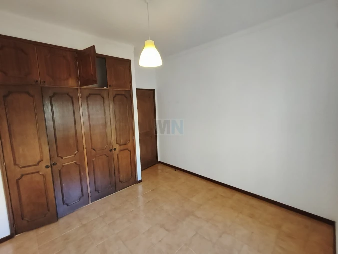 Apartamento T3 para Venda em Santo Antonio dos Olivais Foto 8