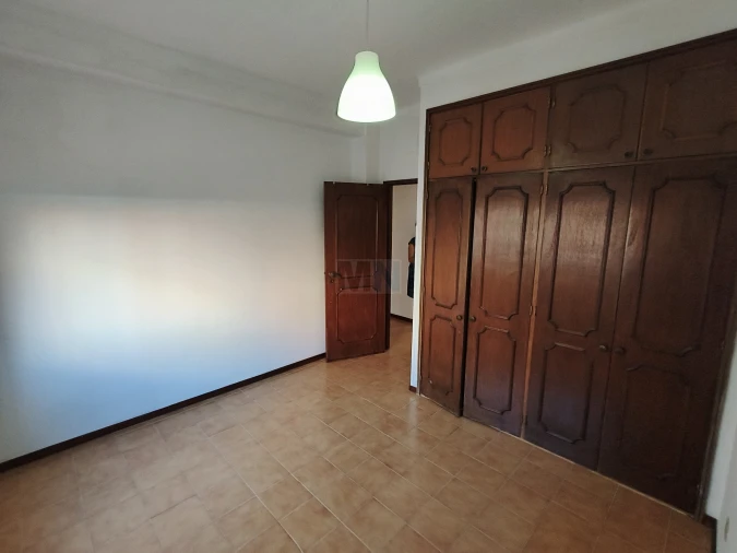 Apartamento T3 para Venda em Santo Antonio dos Olivais Foto 9