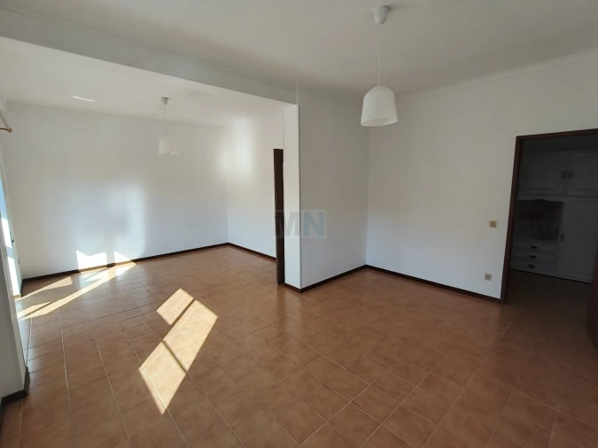 Apartamento T3 para Venda em Santo Antonio dos Olivais Foto 6