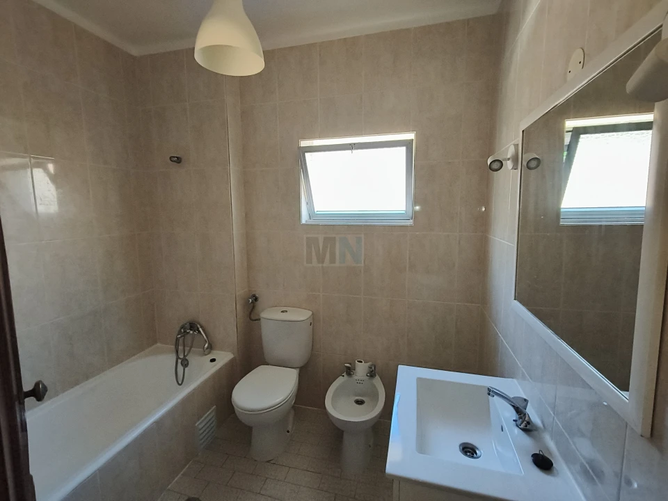 Apartamento T3 para Venda em Santo Antonio dos Olivais Foto 12