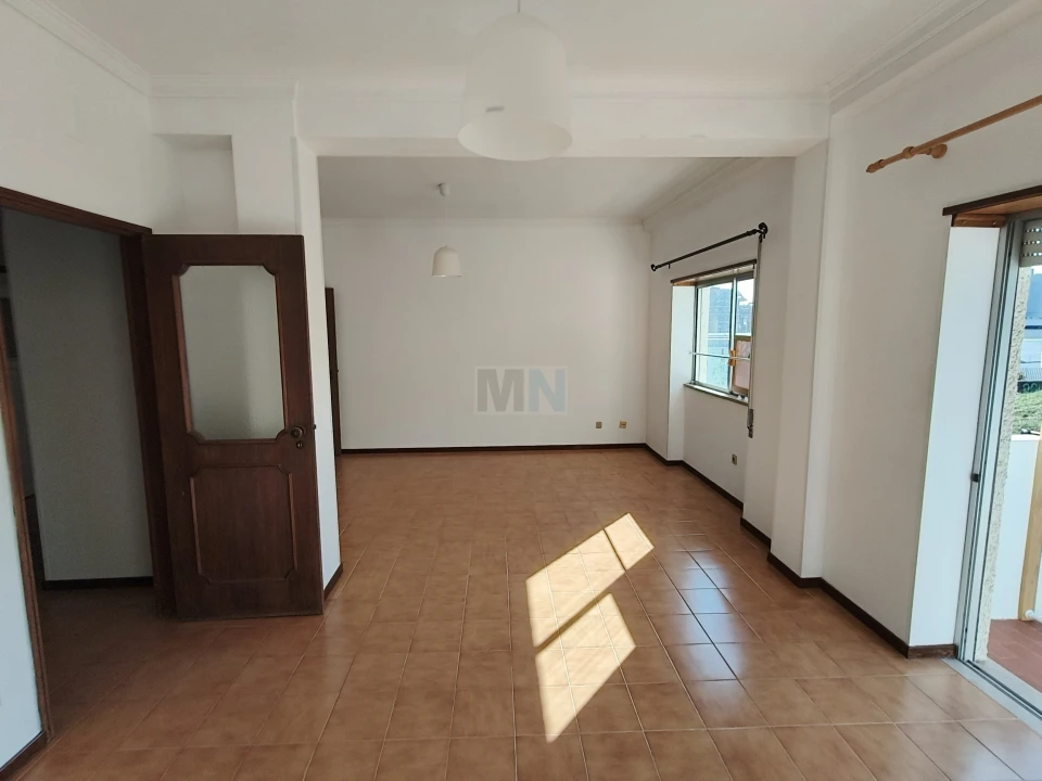 Apartamento T3 para Venda em Santo Antonio dos Olivais Foto 3