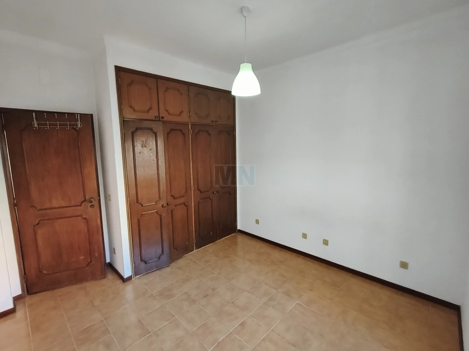 Apartamento T3 para Venda em Santo Antonio dos Olivais Foto 11