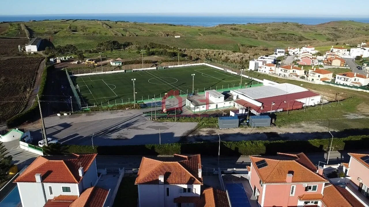 Moradia T4 para Venda em Encarnação Foto 2