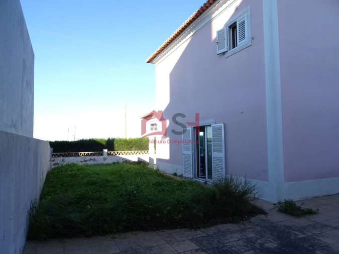 Moradia T4 para Venda em Encarnação Foto 13