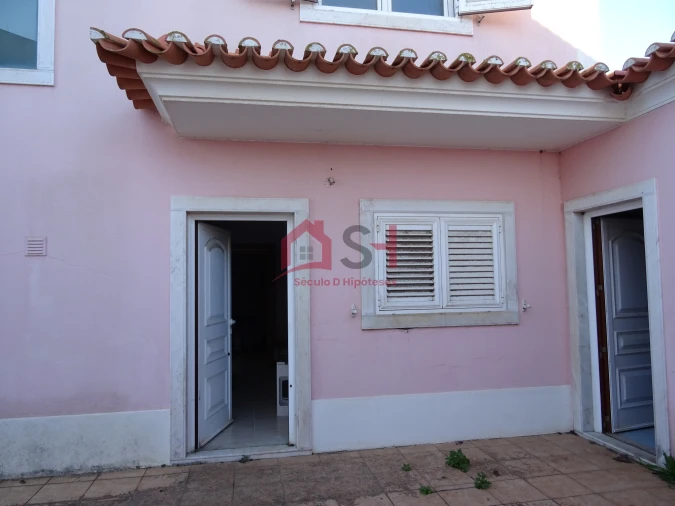 Moradia T4 para Venda em Encarnação Foto 10