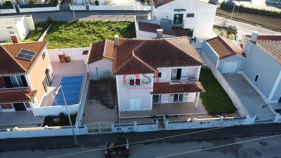 Moradia T4 para Venda em Encarnação