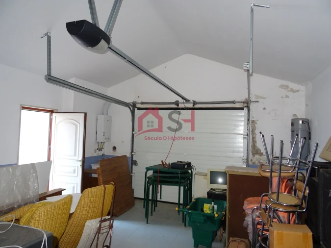 Moradia T4 para Venda em Encarnação Foto 9