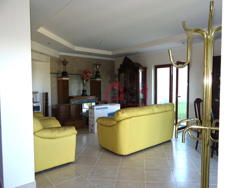 Moradia T4 para Venda em Encarnação Foto 18