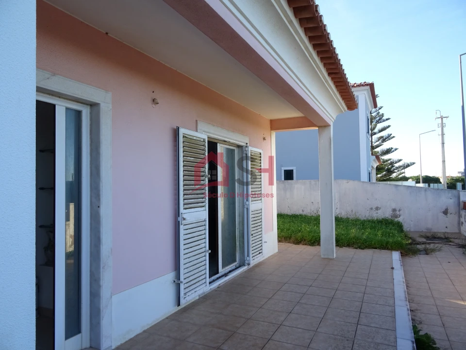 Moradia T4 para Venda em Encarnação Foto 14