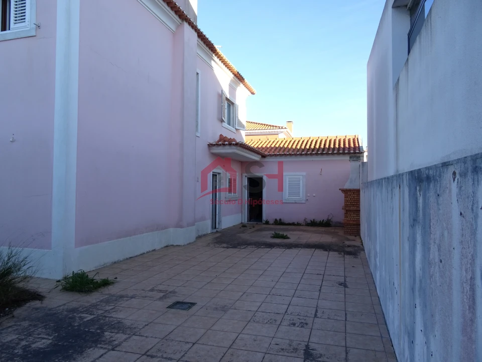 Moradia T4 para Venda em Encarnação Foto 12