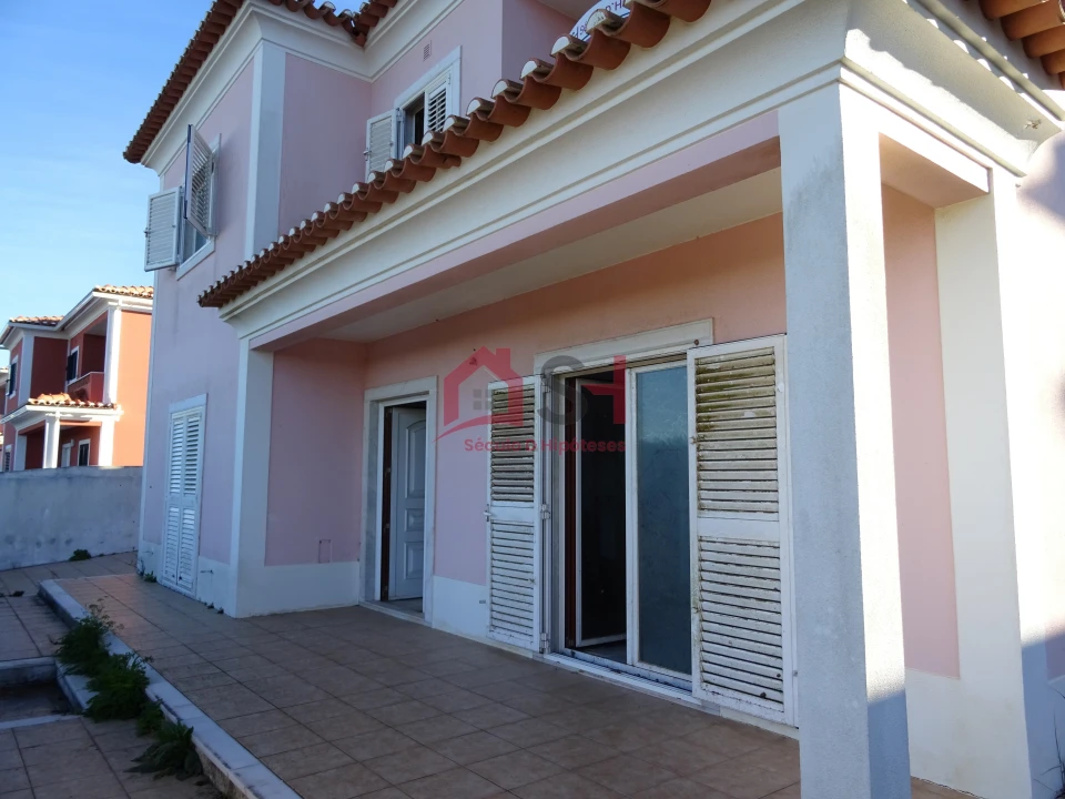 Moradia T4 para Venda em Encarnação Foto 15