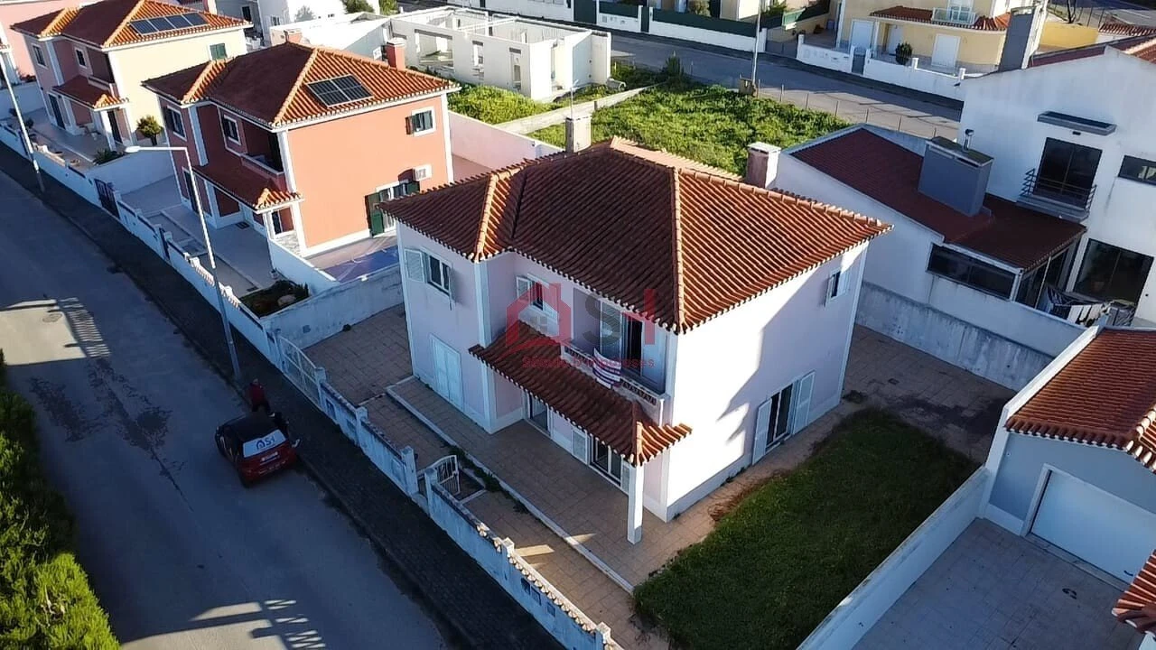 Moradia T4 para Venda em Encarnação Foto 5