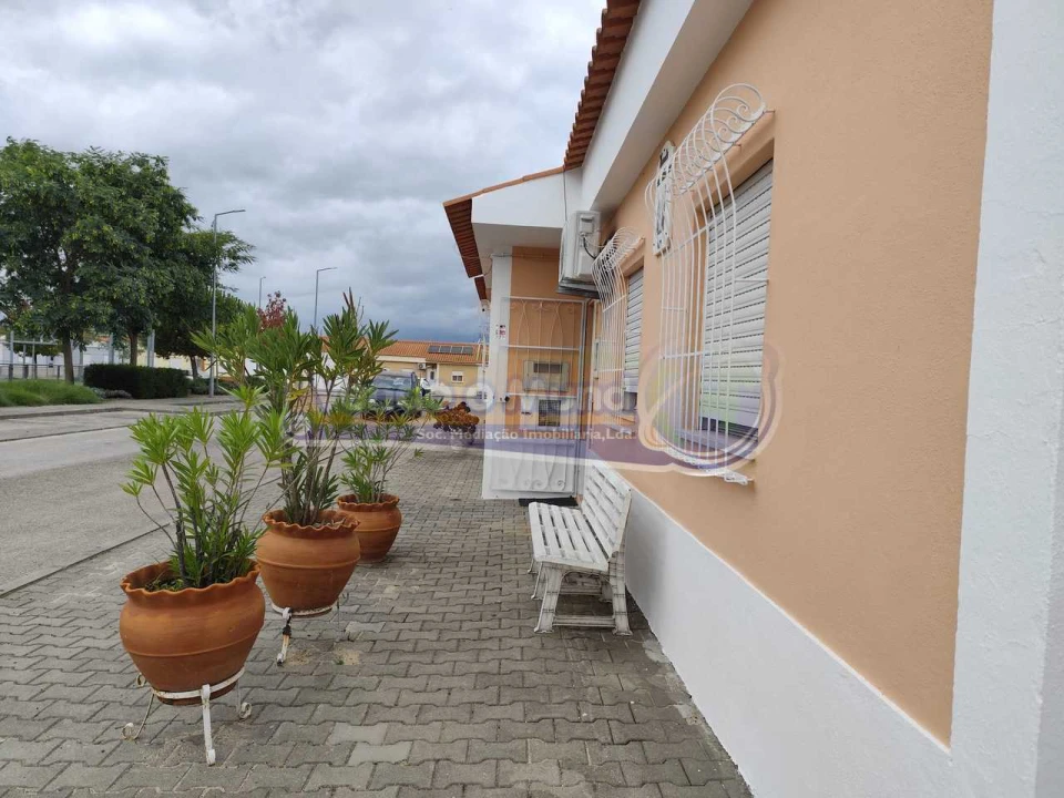 Moradia T3 para Venda em Fazendas de Almeirim Foto 3