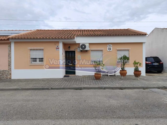 Moradia T3 para Venda em Fazendas de Almeirim Foto 2