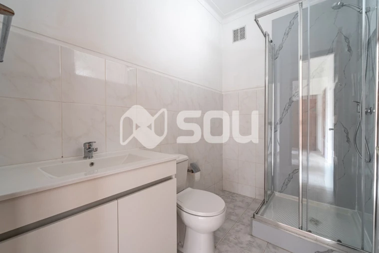 Apartamento T2 para Venda em Pedrouços Foto 8