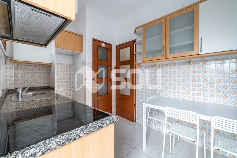 Apartamento T2 para Venda em Pedrouços Foto 5