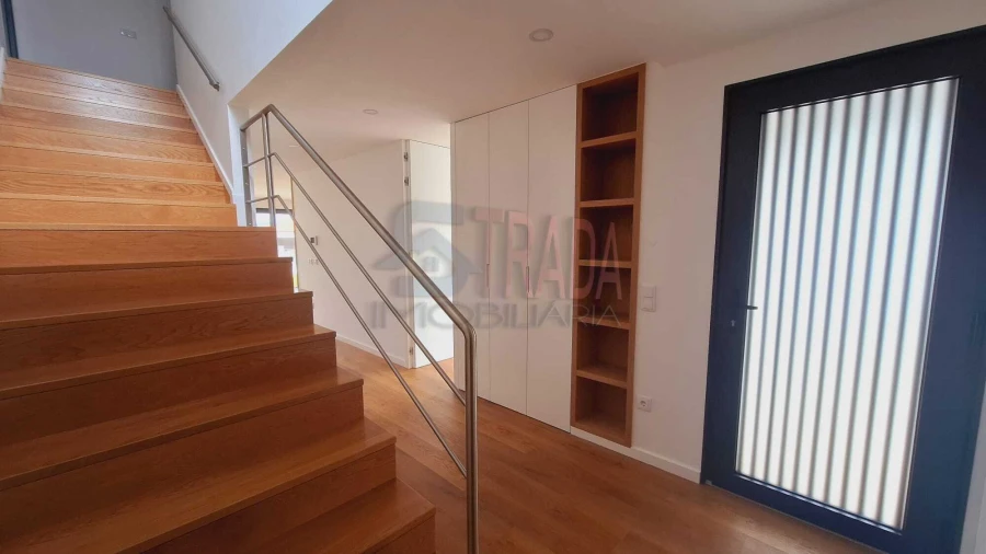 Moradia T3 para Venda em Vila Verde e Barbudo Foto 6