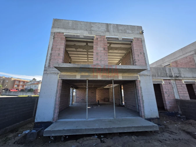 Moradia T3 para Venda em Vila Verde e Barbudo Foto 3