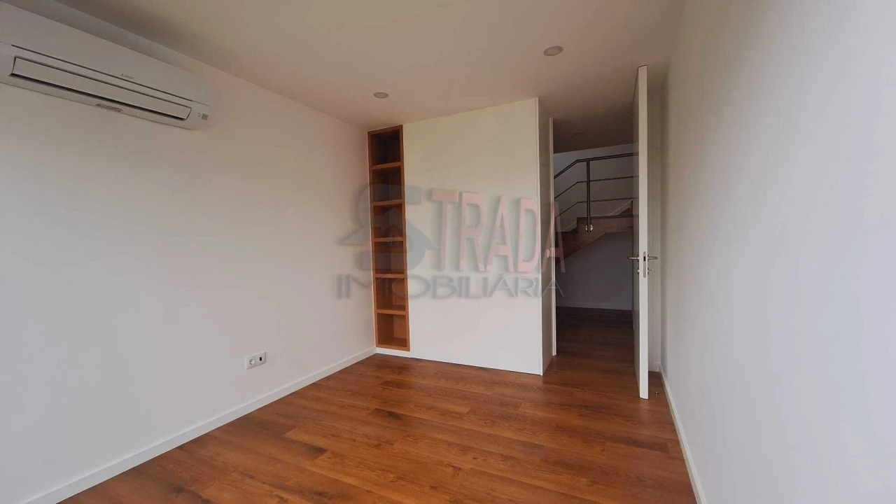 Moradia T3 para Venda em Vila Verde e Barbudo Foto 7