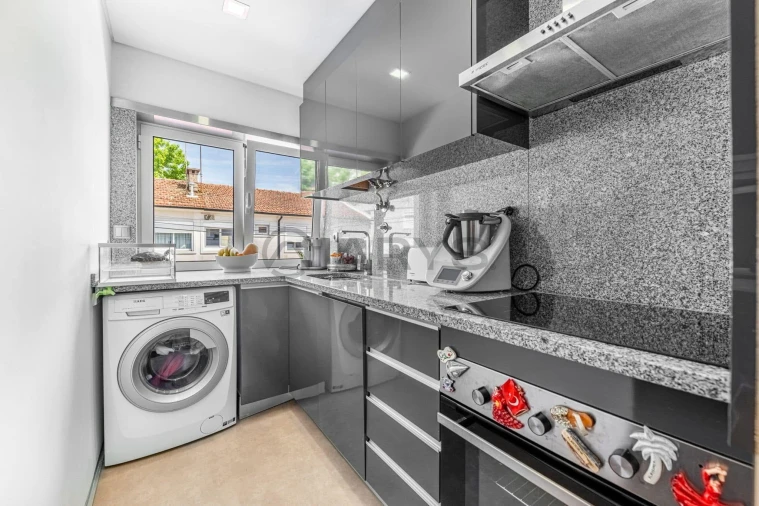 Apartamento T3 para Venda em Braga (Maximinos, Sé e Cividade) Foto 6