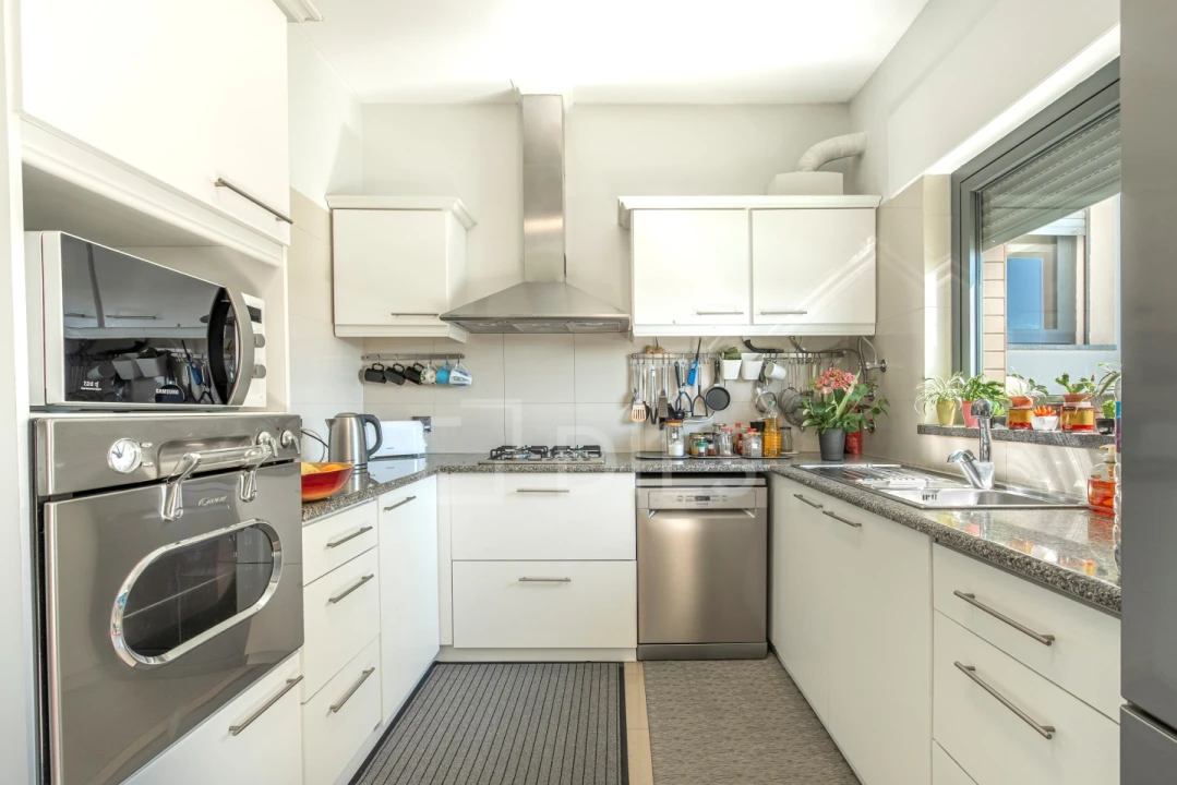 Moradia T4 para Venda em Santa Maria do Castelo e Santiago e Santa Susana Foto 11