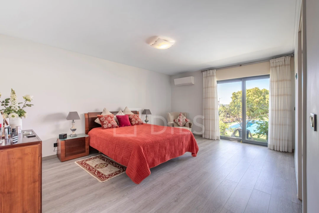 Moradia T4 para Venda em Santa Maria do Castelo e Santiago e Santa Susana Foto 14