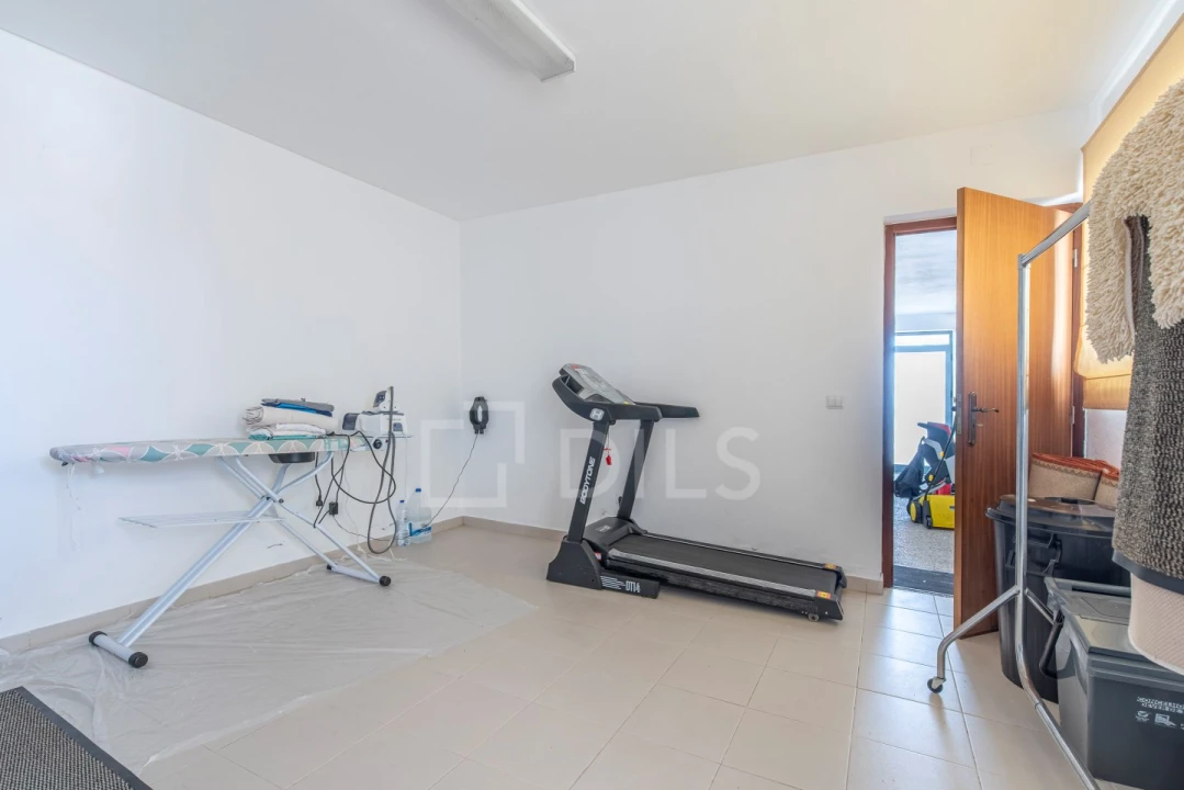 Moradia T4 para Venda em Santa Maria do Castelo e Santiago e Santa Susana Foto 30