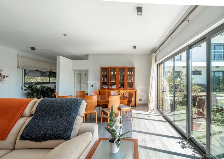 Moradia T4 para Venda em Santa Maria do Castelo e Santiago e Santa Susana Foto 5