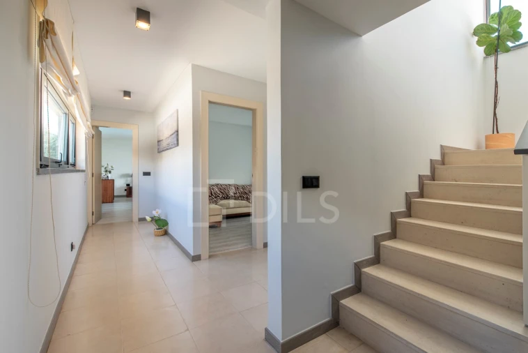 Moradia T4 para Venda em Santa Maria do Castelo e Santiago e Santa Susana Foto 16