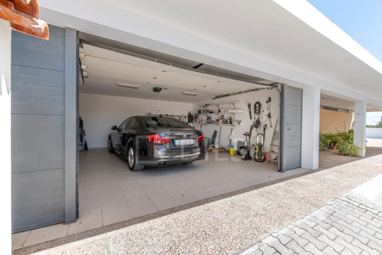 Moradia T4 para Venda em Santa Maria do Castelo e Santiago e Santa Susana Foto 26