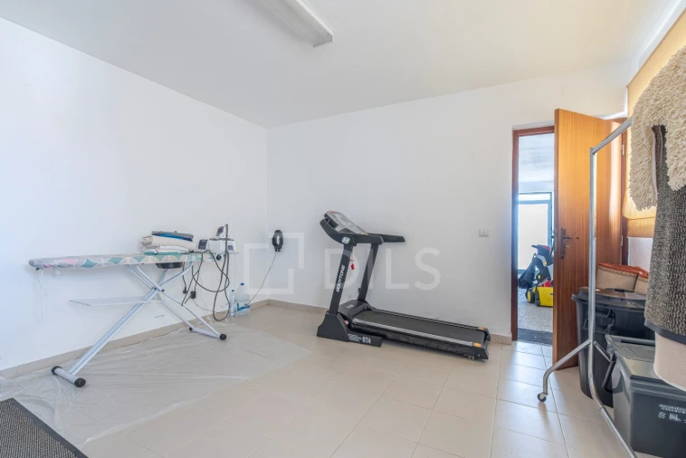 Moradia T4 para Venda em Santa Maria do Castelo e Santiago e Santa Susana Foto 30