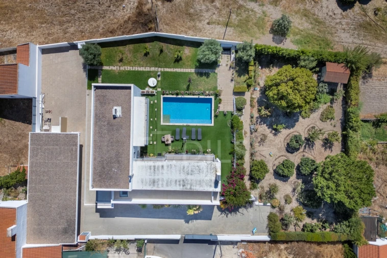 Moradia T4 para Venda em Santa Maria do Castelo e Santiago e Santa Susana Foto 31