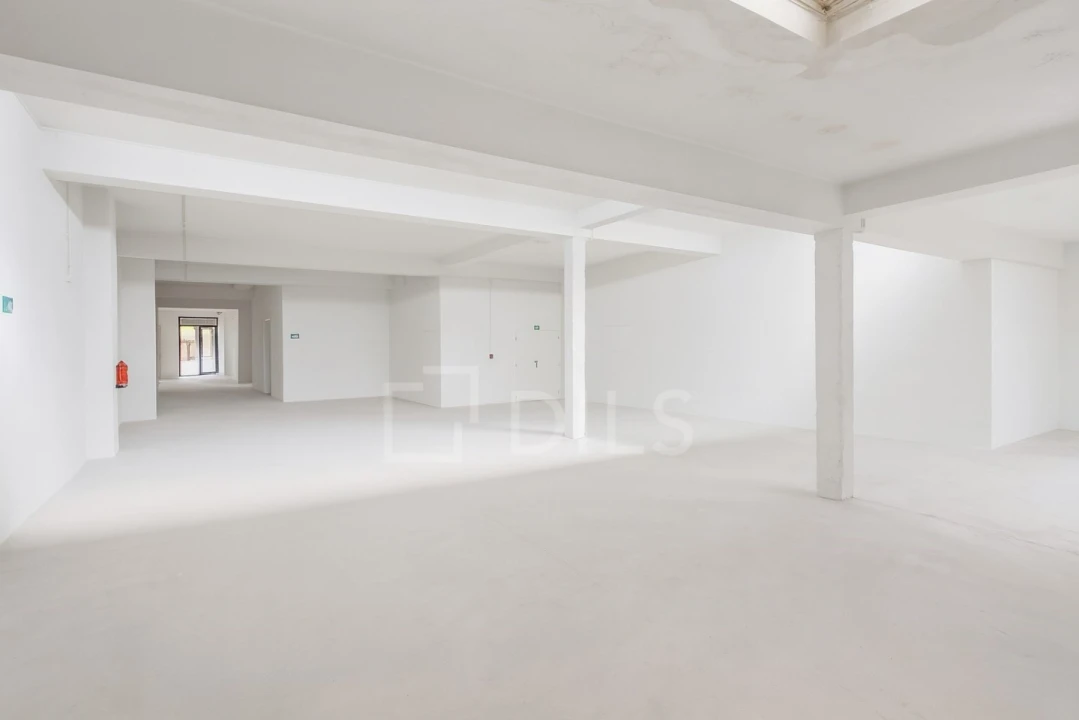 Loja para Arrendamento em Avenidas Novas Foto 18