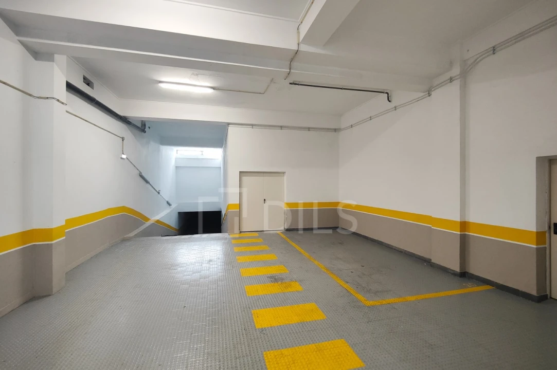 Loja para Arrendamento em Avenidas Novas Foto 15