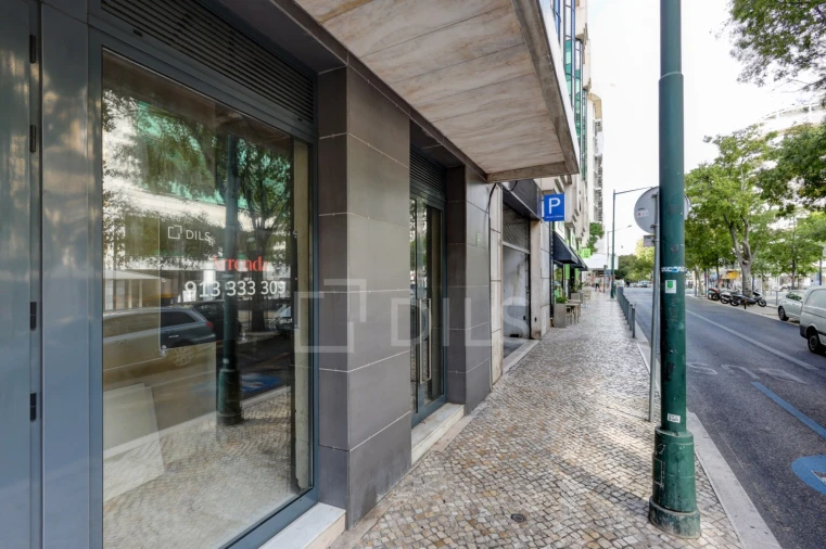 Loja para Arrendamento em Avenidas Novas Foto 14