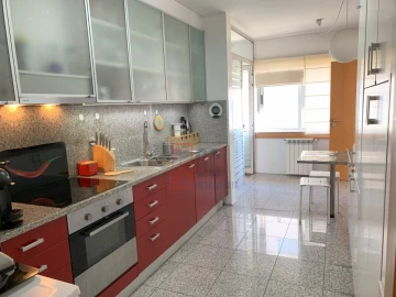 Apartamento T3 para Venda em Lordelo do Ouro e Massarelos