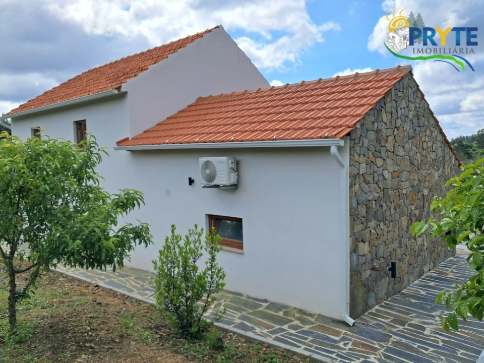 Moradia T2 para Venda em Cabeçudo Foto 3