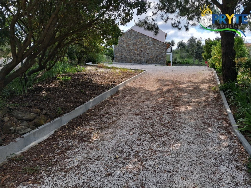 Moradia T2 para Venda em Cabeçudo Foto 6