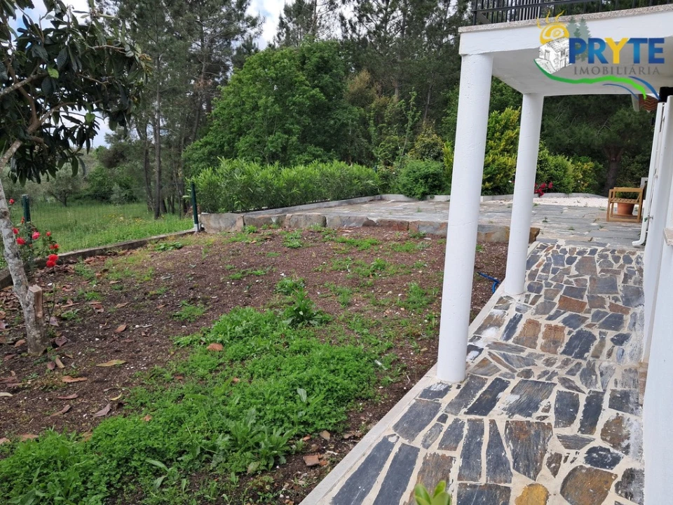 Moradia T2 para Venda em Cabeçudo Foto 9