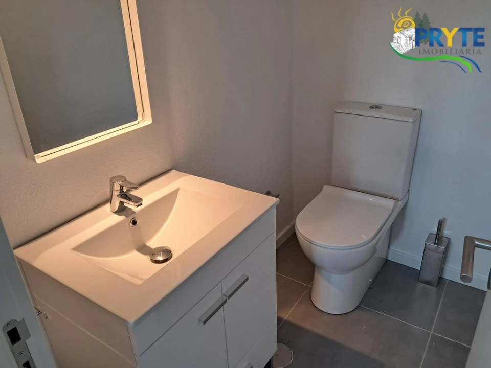 Moradia T2 para Venda em Cabeçudo Foto 18